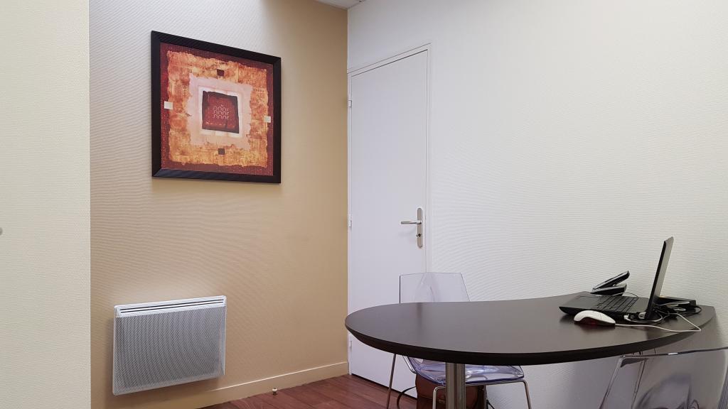 Bureau du cabinet dentaire Nol